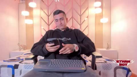 Snapshot of ethan_boy_ chatting on 02.19.26 Ethan online show from 02.19.26