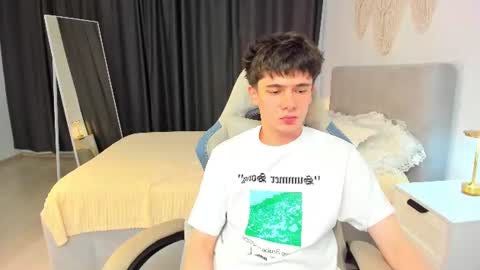 Snapshot of ethan_crowe chatting on 07.16.26 Ethan online show from 07.16.26