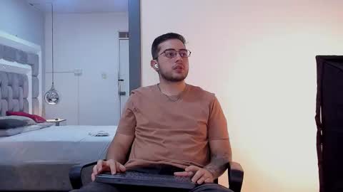 ethan_greys online show from 12.22.25