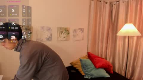 Snapshot of ethan_qop chatting on 05.18.26 Ethan online show from 05.18.26