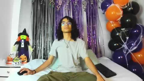 Snapshot of ethanblackwoodd chatting on 10.26.25 ethanblackwoodd online show from 10.26.25