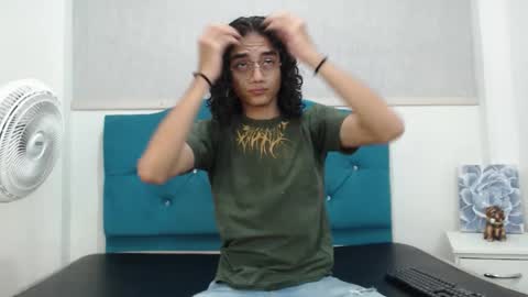 Snapshot of ethanblackwoodd chatting on 11.17.25 ethanblackwoodd online show from 11.17.25