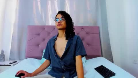 Snapshot of ethanblackwoodd chatting on 01.08.26 ethanblackwoodd online show from 01.08.26