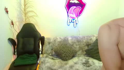 ethanblaze_ online show from 11.08.25