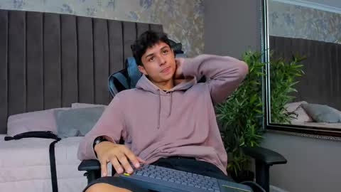 ethanlowell online show from 09.10.25