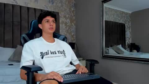 ethanlowell online show from 11.20.25