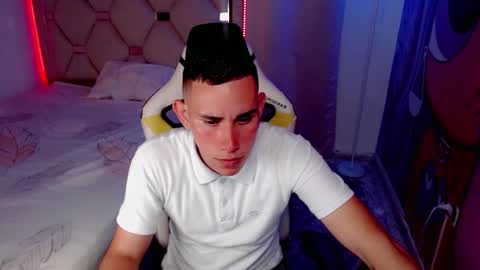 Snapshot of ethann_03 chatting on 03.02.25 Ethan online show from 03.02.25