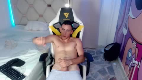 Snapshot of ethann_03 chatting on 03.03.25 Ethan online show from 03.03.25