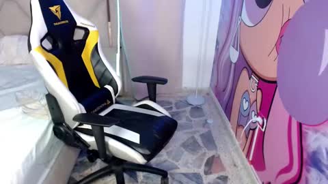 Snapshot of ethann_03 chatting on 03.05.25 Ethan online show from 03.05.25