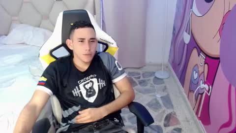 Snapshot of ethann_03 chatting on 03.08.25 Ethan online show from 03.08.25