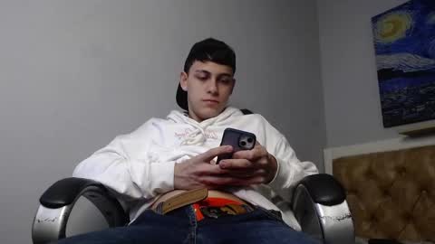 Snapshot of ethanx18 chatting on 05.11.26 ethanx18 online show from 05.11.26