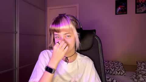 Snapshot of ethelynprochaska chatting on 11.12.25 Emily online show from 11.12.25