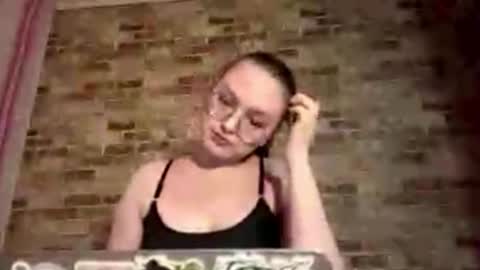 Snapshot of ethelynvainio chatting on 10.17.25 Lily online show from 10.17.25