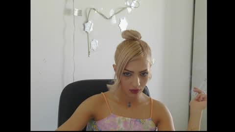 Snapshot of etherealuxx chatting on 05.20.26 Serena online show from 05.20.26