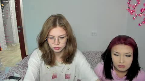 Snapshot of eumomino chatting on 05.08.26 Veronica Tiia Lilith left to right online show from 05.08.26