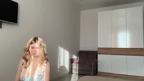 Snapshot of eumomino chatting on 07.22.26 Veronica Tiia Lilith left to right online show from 07.22.26