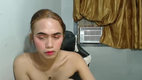 Snapshot of euniceariella21 chatting on 01.15.25 YELLA online show from 01.15.25