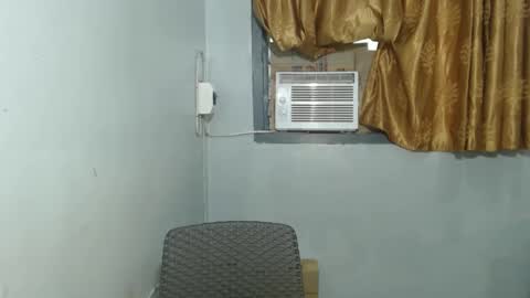 Snapshot of euniceariella21 chatting on 01.21.25 YELLA online show from 01.21.25