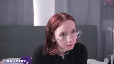 Snapshot of euphoria_girls chatting on 06.21.26 check about me online show from 06.21.26