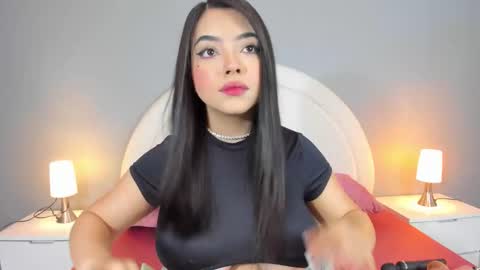 Snapshot of eva_bigboobs_ chatting on 12.18.25 EVA online show from 12.18.25