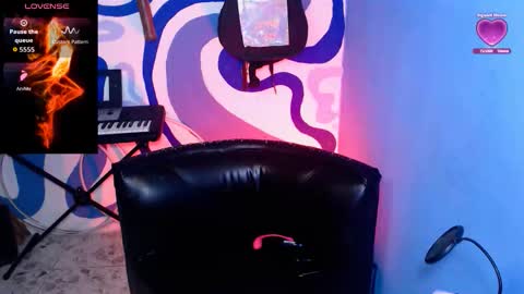 Iris Smile  independent model online show from 09.19.25