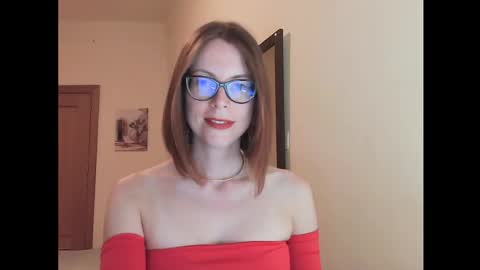 Snapshot of eva_cutesmile chatting on 09.29.25 Eva online show from 09.29.25