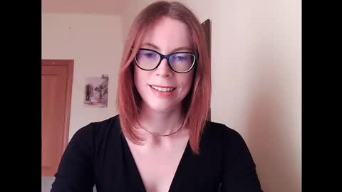 Snapshot of eva_cutesmile chatting on 10.14.25 Eva online show from 10.14.25