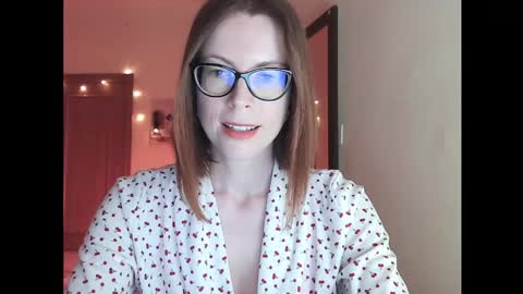 Snapshot of eva_cutesmile chatting on 10.16.25 Eva online show from 10.16.25