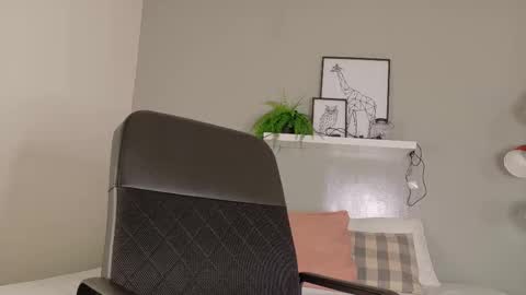 EVA DAEMON  online show from 12.15.25