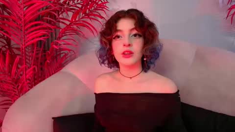 E V A online show from 12.04.25