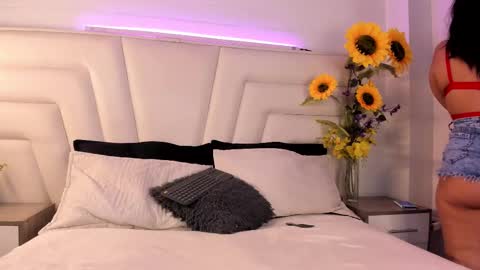 Snapshot of eva_jamees chatting on 09.24.25 Eva Jamees online show from 09.24.25