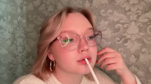 Snapshot of eva_kittenn chatting on 09.14.25 eva_kittenn online show from 09.14.25