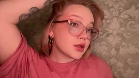 Snapshot of eva_kittenn chatting on 09.22.25 eva_kittenn online show from 09.22.25