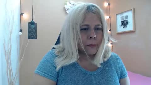 eva_love49 online show from 11.12.25