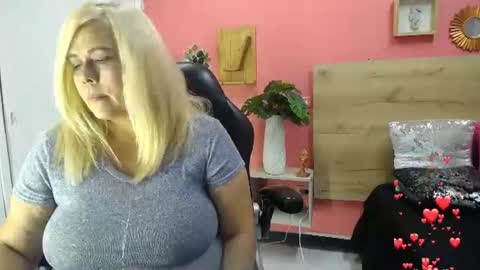 Snapshot of eva_love49 chatting on 06.30.26 eva_love49 online show from 06.30.26