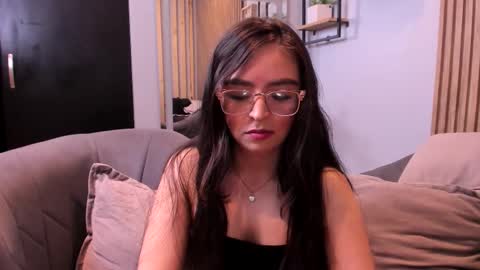 Angelinne online show from 11.15.25