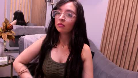 Angelinne online show from 12.17.25