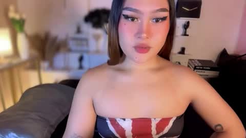 Queen Eva Mazikeen online show from 03.12.26