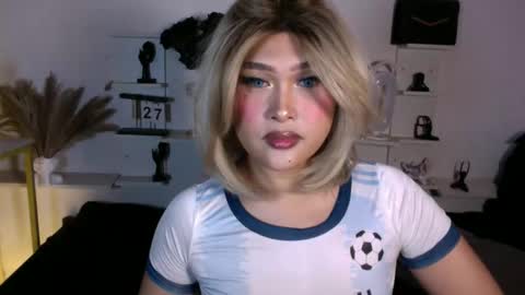 Snapshot of eva_mazikeen69 chatting on 04.27.26 Queen Eva Mazikeen online show from 04.27.26