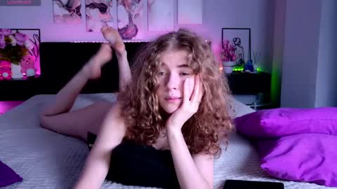 Snapshot of eva_meaw chatting on 04.29.26 Eva meaw online show from 04.29.26
