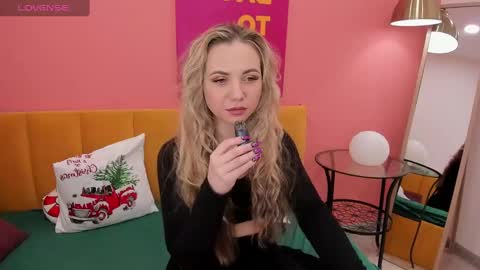 Snapshot of eva_moran chatting on 12.14.24 Eva 3 online show from 12.14.24