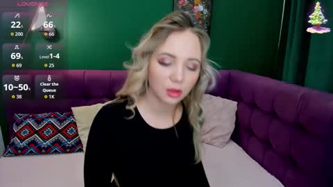 Snapshot of eva_moran chatting on 10.18.25 Eva 3 online show from 10.18.25