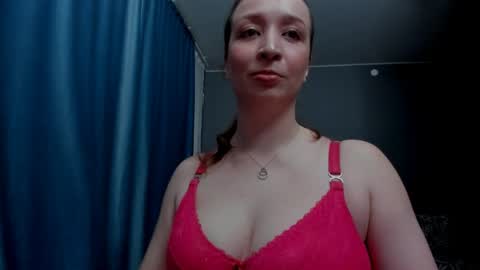 Snapshot of eva_rikchter chatting on 04.22.26 Ice Goddess online show from 04.22.26