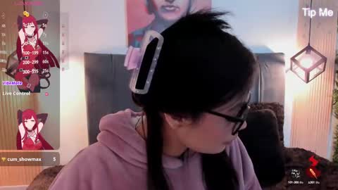 Snapshot of eva_rosee_ chatting on 10.08.25 Eva   Emily online show from 10.08.25