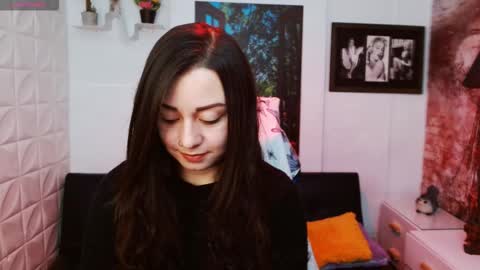 Snapshot of eva_rosell chatting on 03.25.26 Eva online show from 03.25.26