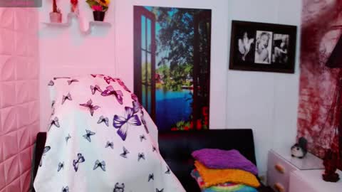 Snapshot of eva_rosell chatting on 03.27.26 Eva online show from 03.27.26