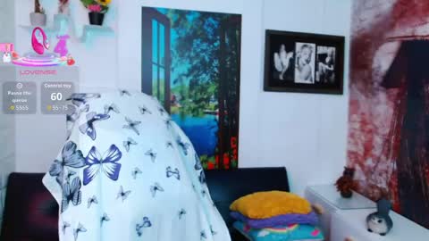 Snapshot of eva_rosell chatting on 04.27.26 Eva online show from 04.27.26