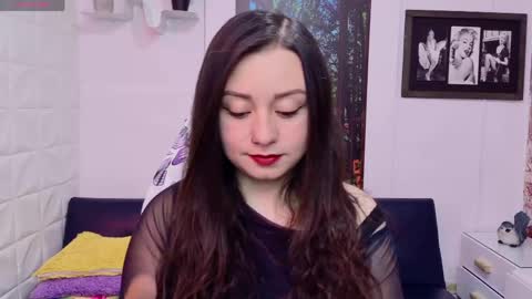 Snapshot of eva_rosell chatting on 05.25.26 Eva online show from 05.25.26