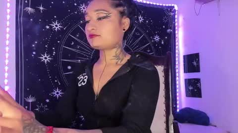 Eva  online show from 11.22.25