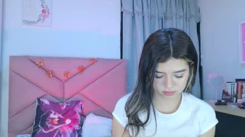 Snapshot of eva_sin18 chatting on 09.30.25 Eva Sin online show from 09.30.25